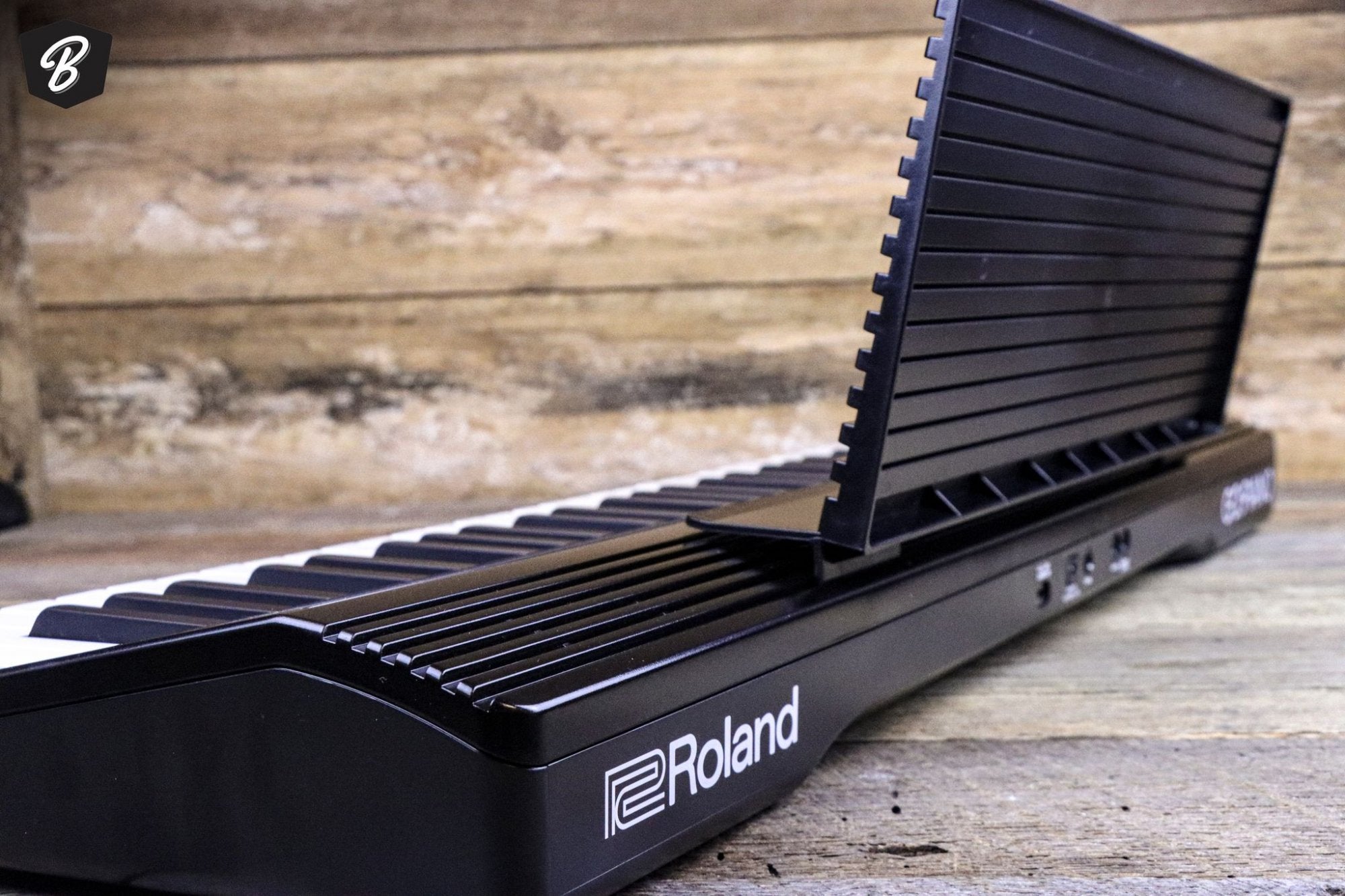 Teclado Musical Roland Go:keys Go-61p 61 Teclas Con Cargador
