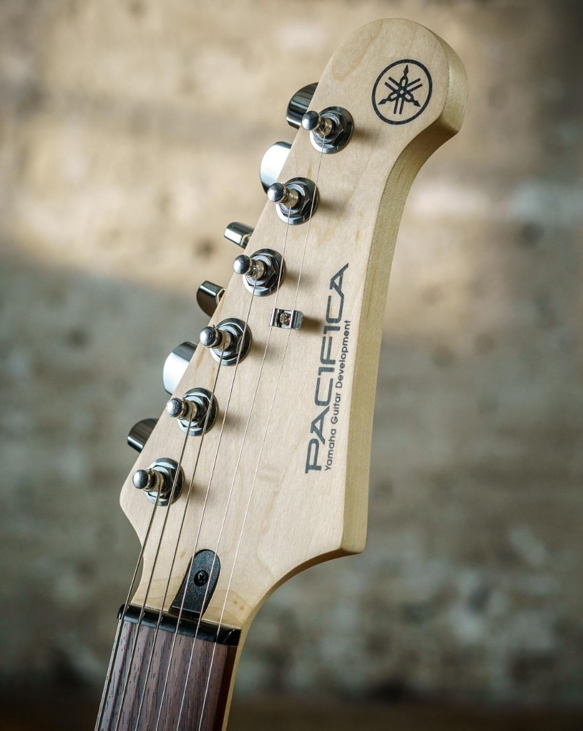 Yamaha Pacifica Pac112jlbl Guitarra Eléctrica Zurdos Negra