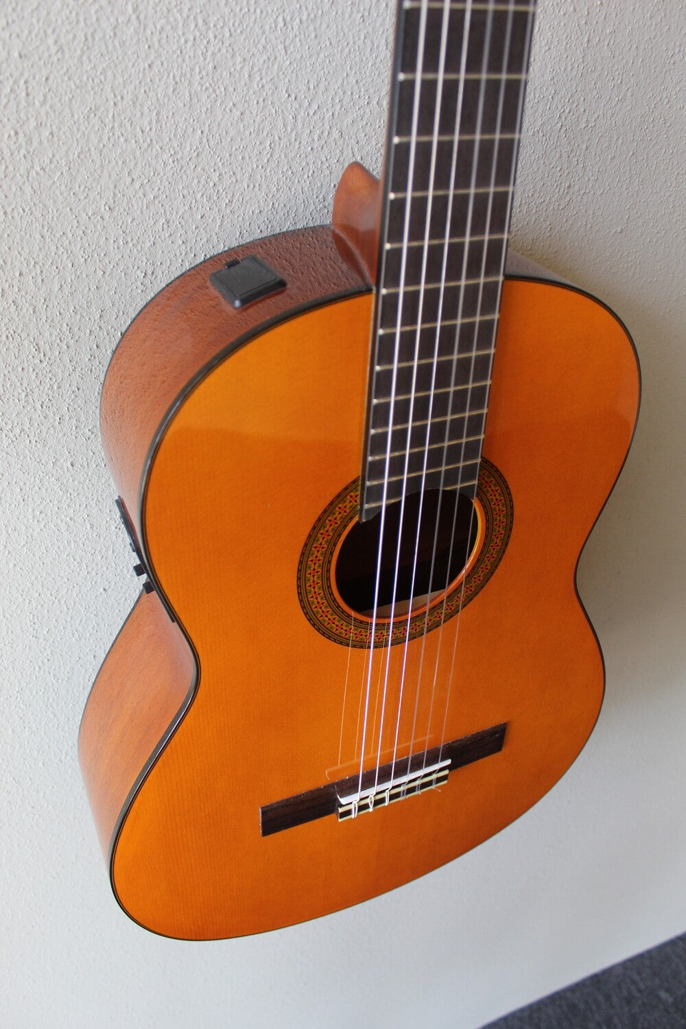 Yamaha CGX102 Acabado brillante Guitarra Electroacústica