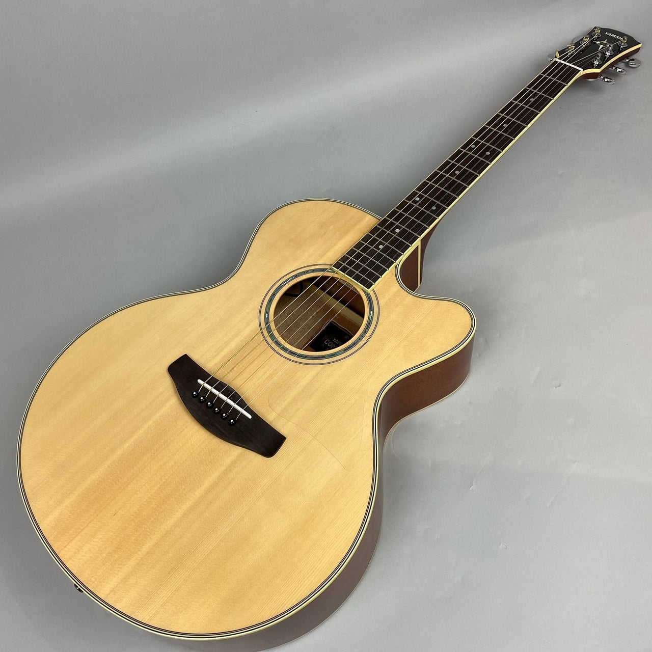 Yamaha Guitarra Electroacústica CPX700IINT 6 cuerdas