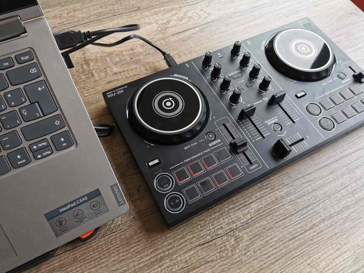 Pioneer DDJ-200 Professional Portable Controller