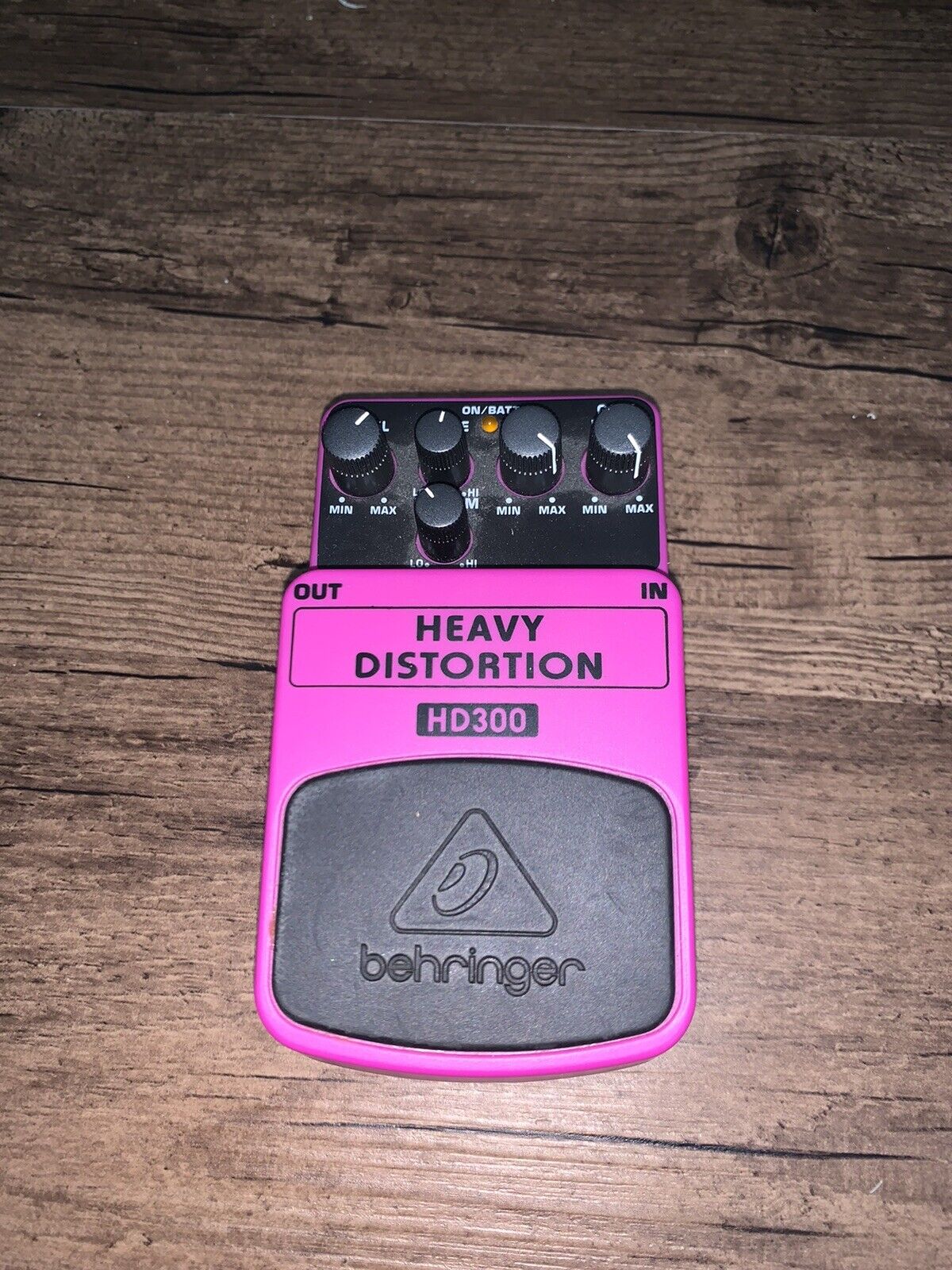 BEHRINGER HD 300 PEDAL Heavy Distortion BEHRINGER