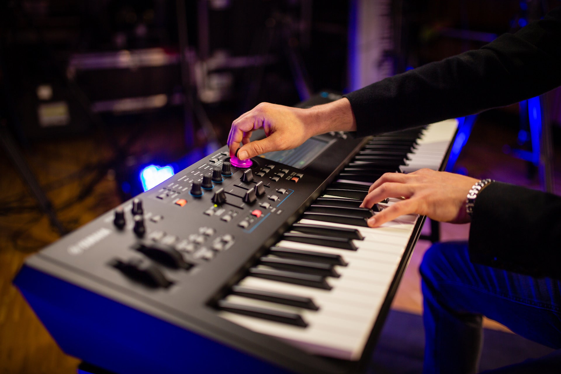 Yamaha teclado Modx7+ Plus Sintetizador 76 Teclas Pesadas