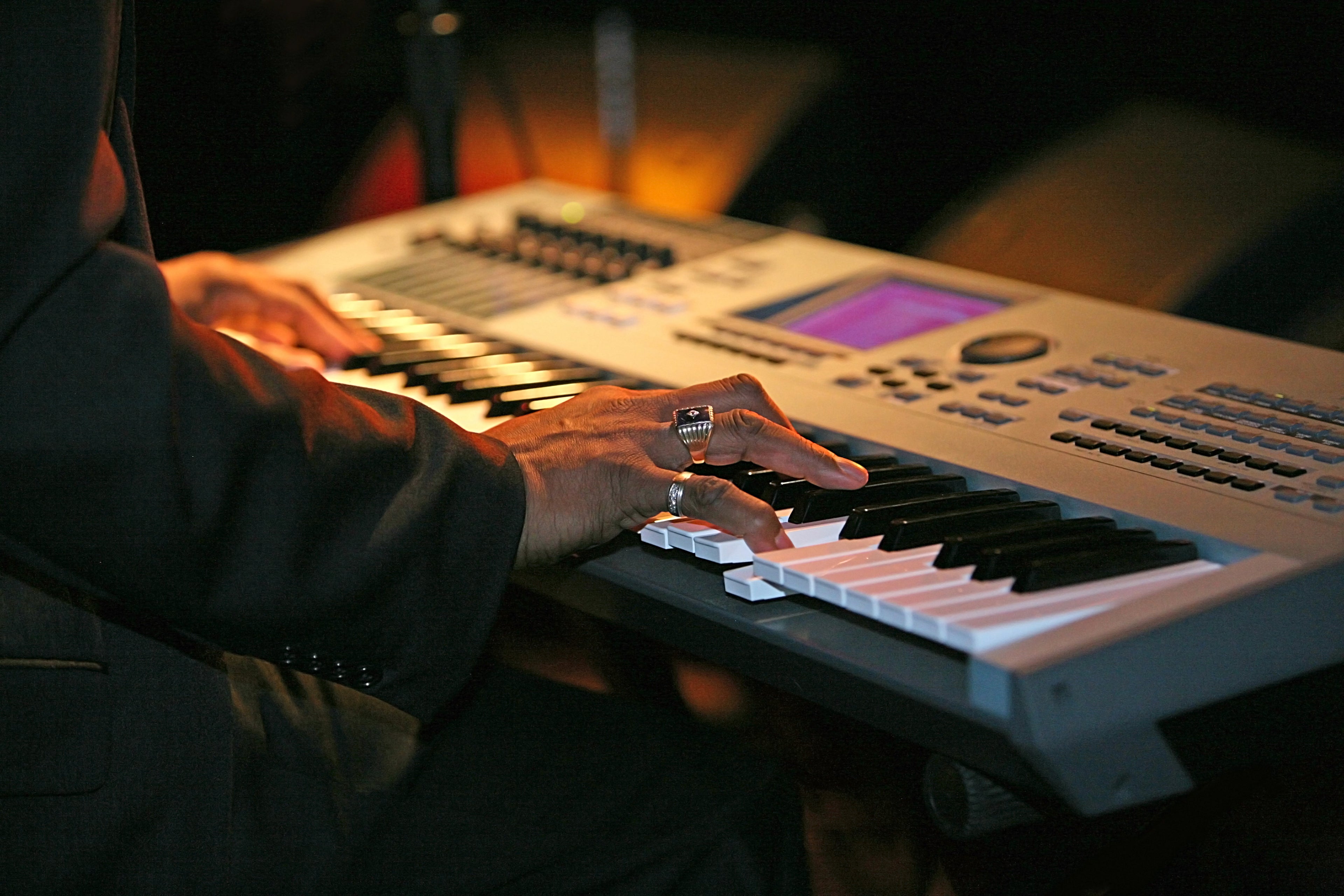 Yamaha Montage 8 Sintetizador 88 Teclas Con Peso Usb Midi