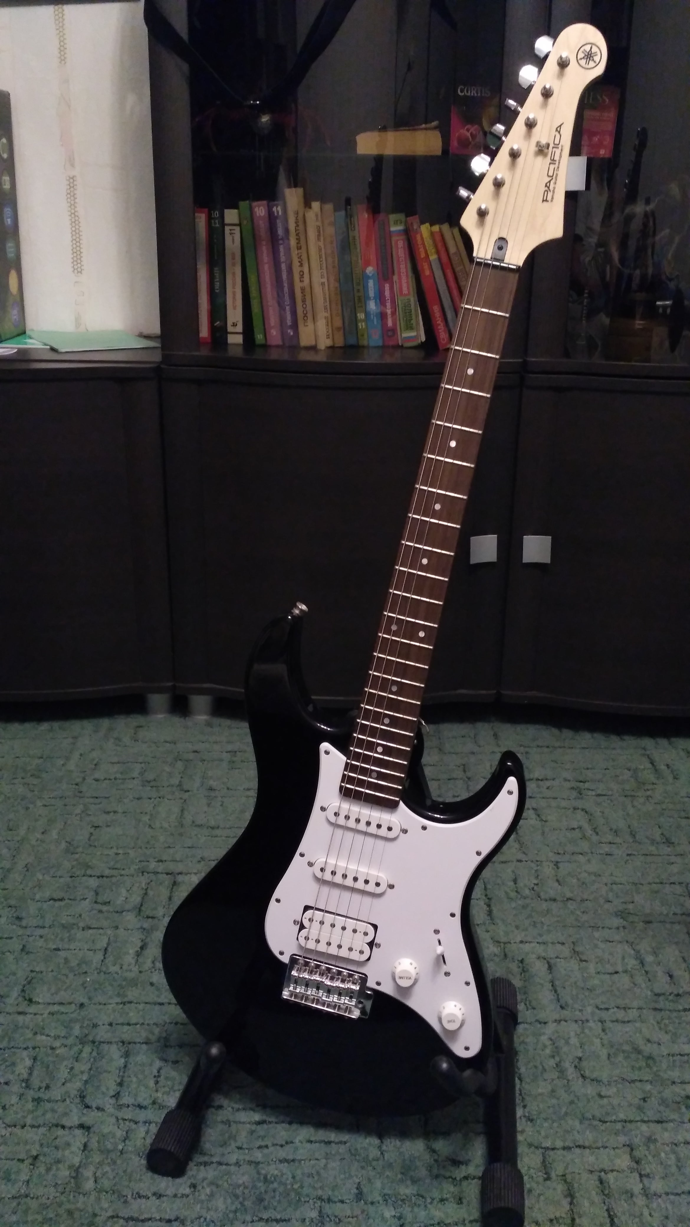 Guitarra Eléctrica Yamaha Pacifica PAC012 Negra