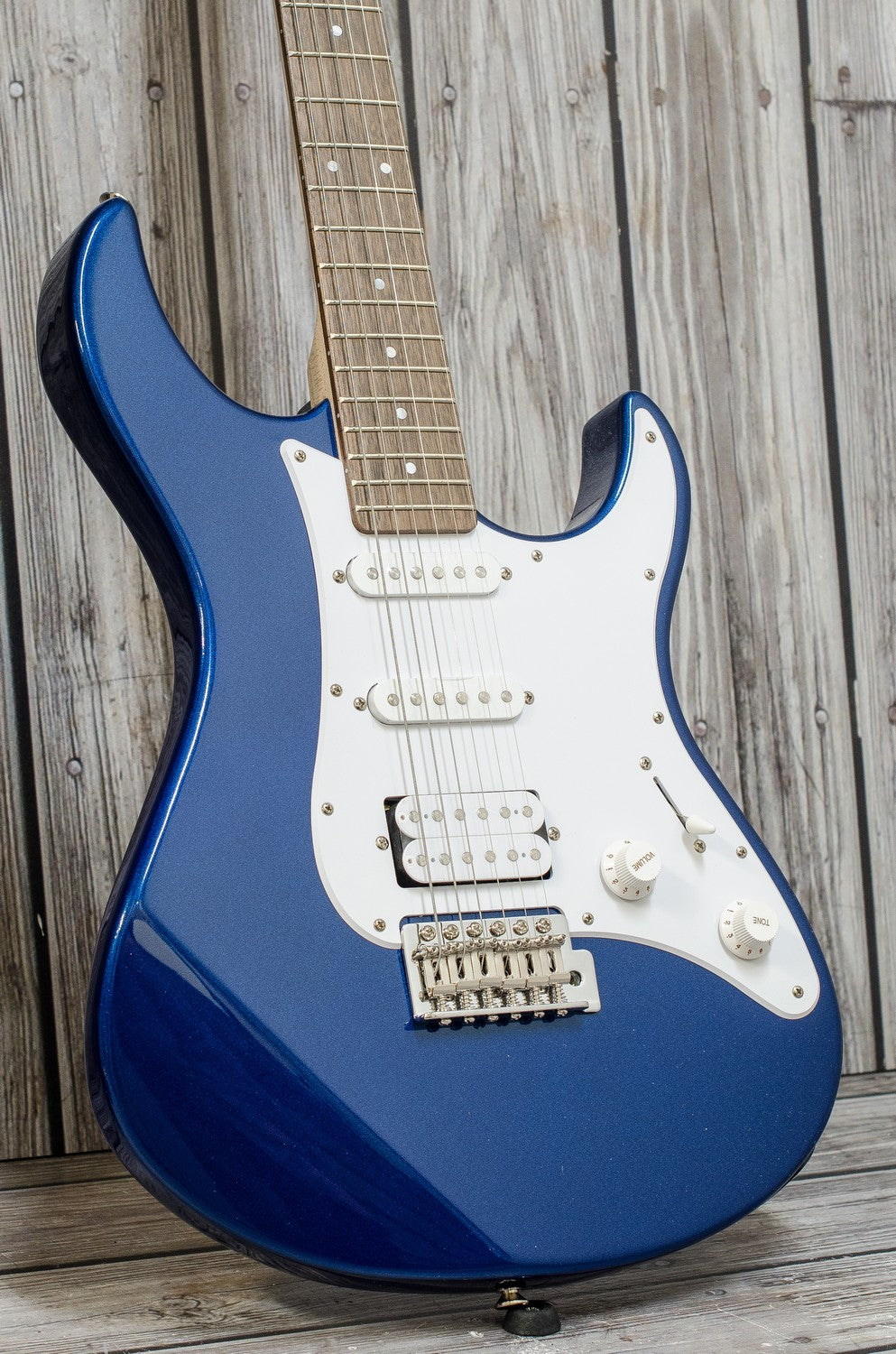 Guitarra Eléctrica Yamaha Pacifica PAC012 Azul.
