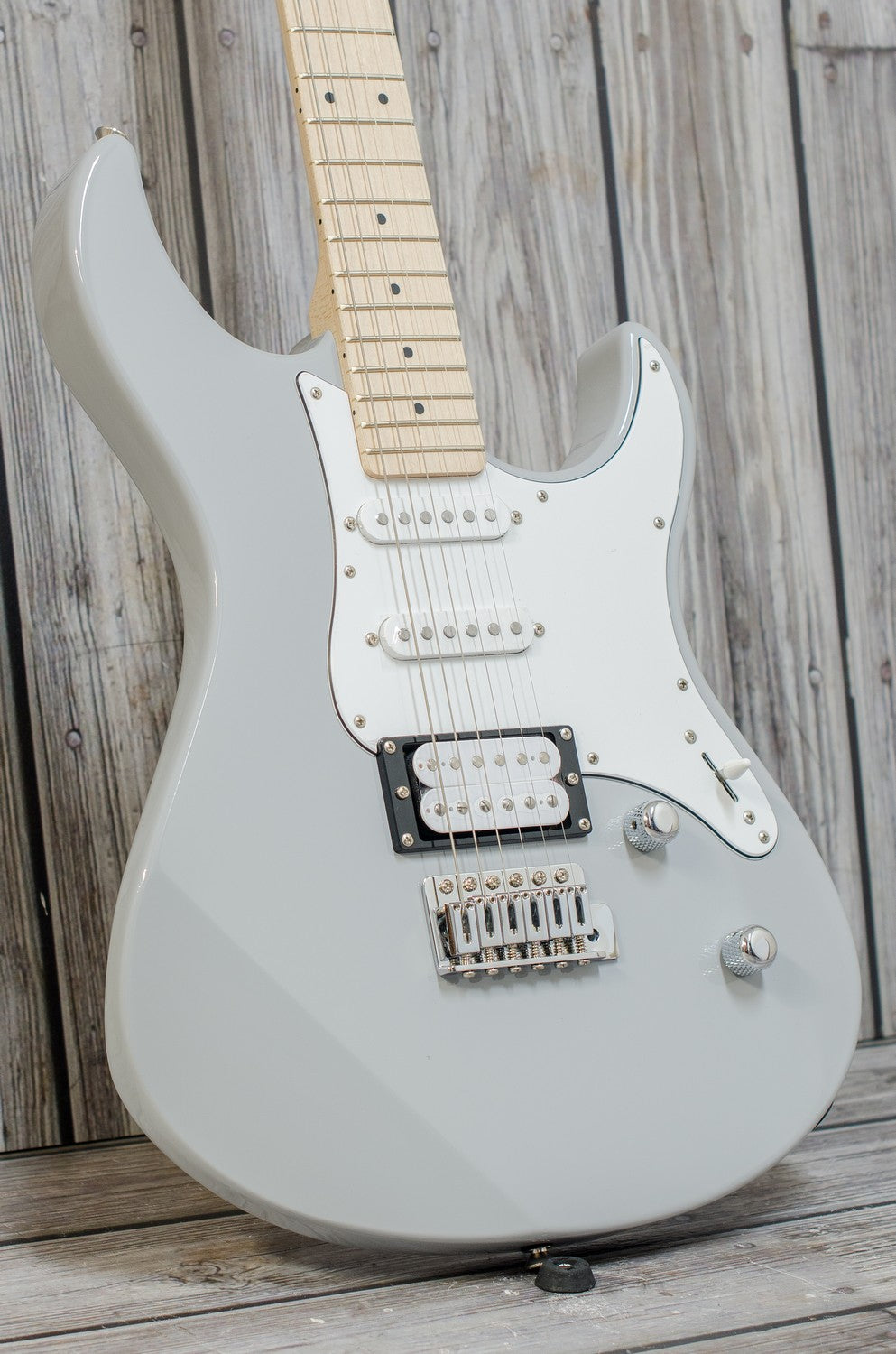 Guitarra Eléctrica Yamaha Pacífica PAC112VMGR-Gris.