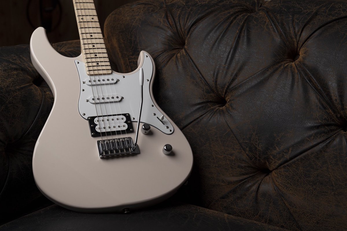 Guitarra Eléctrica Yamaha Pacífica PAC112VMSP Sonic Pink.