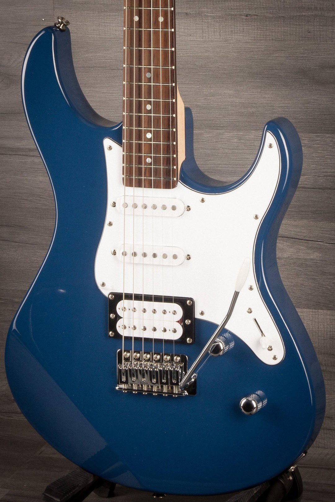Guitarra Eléctrica Yamaha Pacífica PAC112VUTB United Blue.