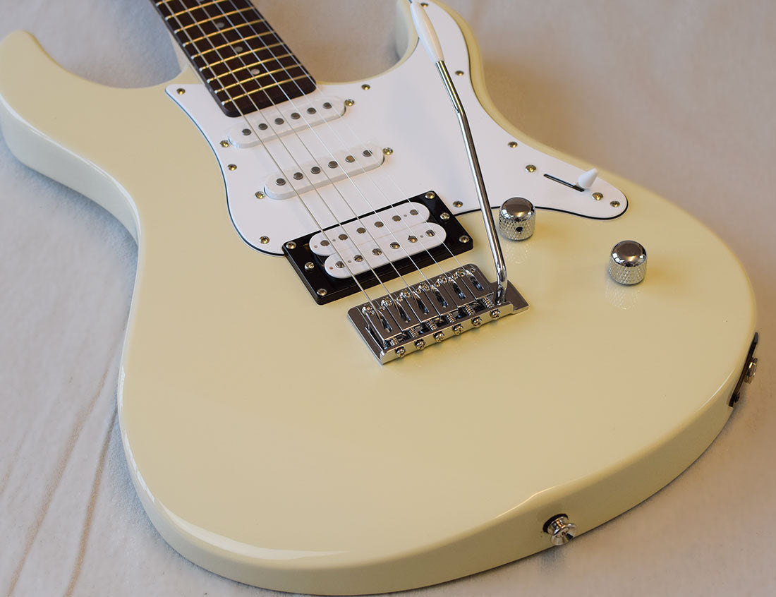 Yamaha Pacifica PAC112VVW Electric Guitar - Vintage White