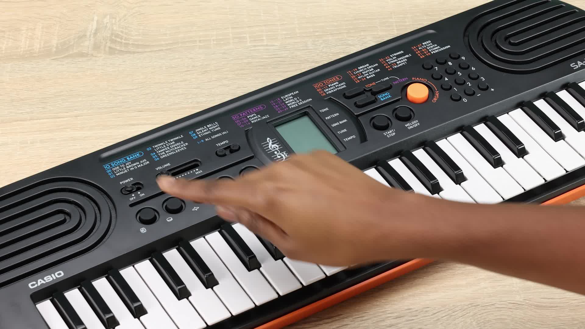Casio SA-76 Teclado con 44 Teclas Mini, 100 Tonos, 50 Ritmos, 10 Melodías, color Negro