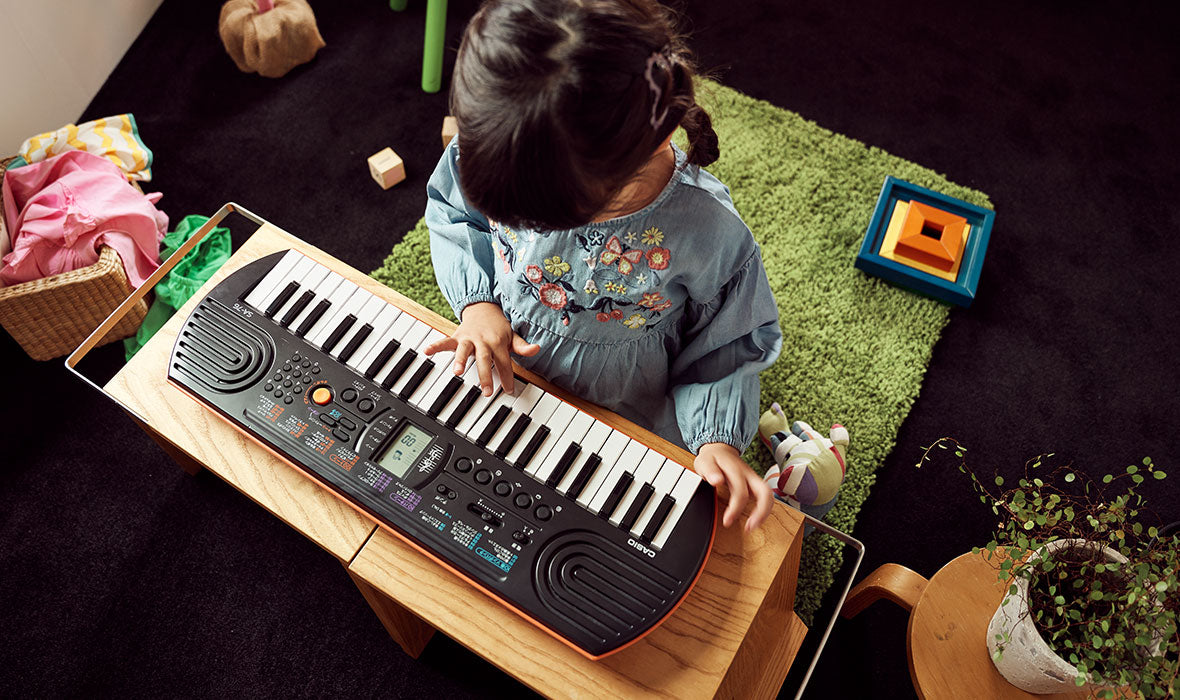 Casio SA-76 Teclado con 44 Teclas Mini, 100 Tonos, 50 Ritmos, 10 Melodías, color Negro
