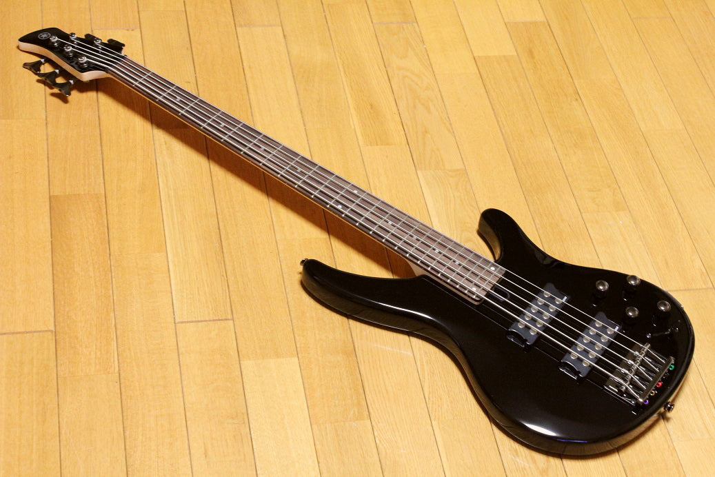 Bajo Eléctrico 5 Cuerdas Activo Yamaha TRBX305-Negro
