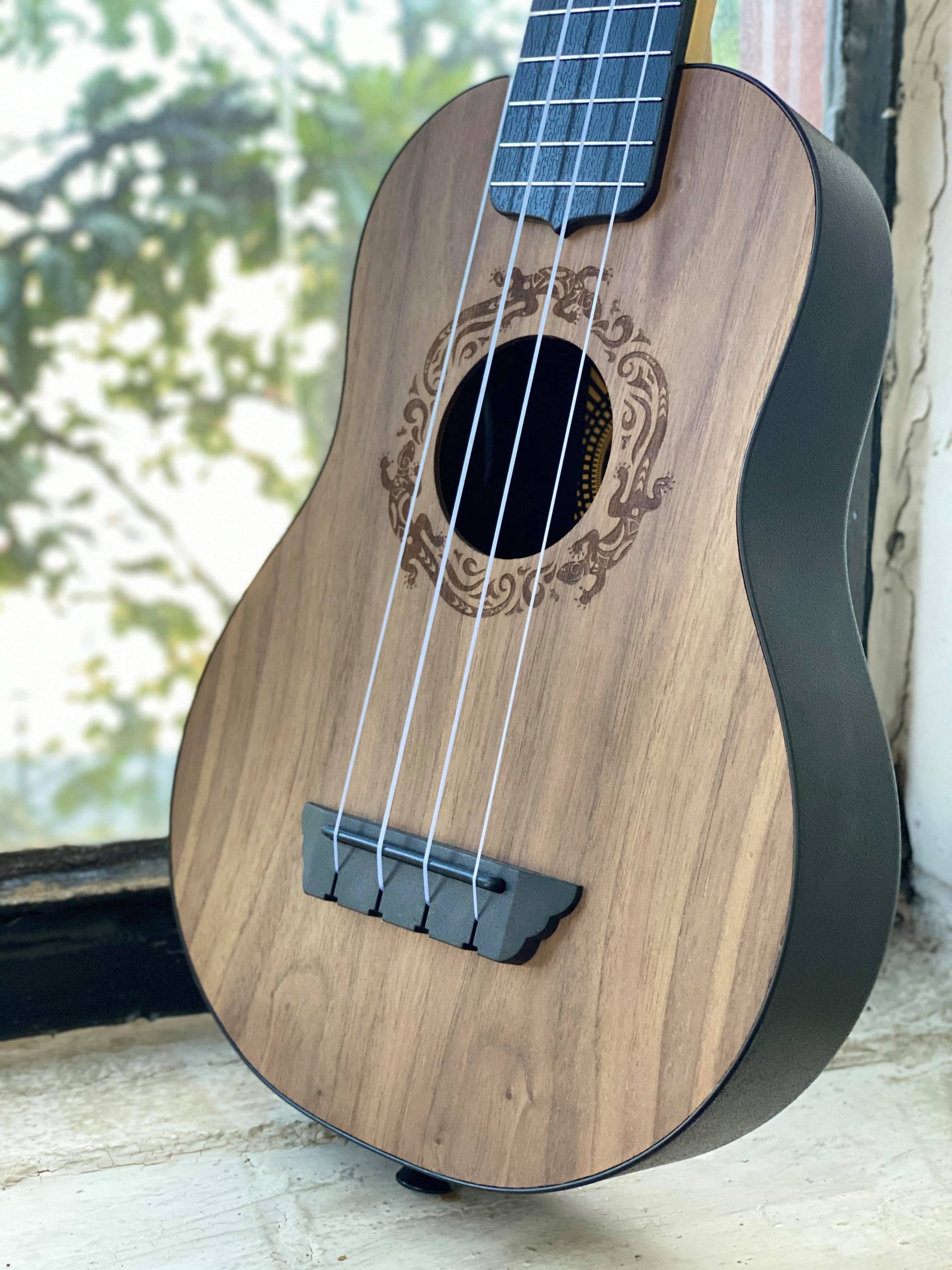 Flight Tus50 Soprano Ukulele With Case