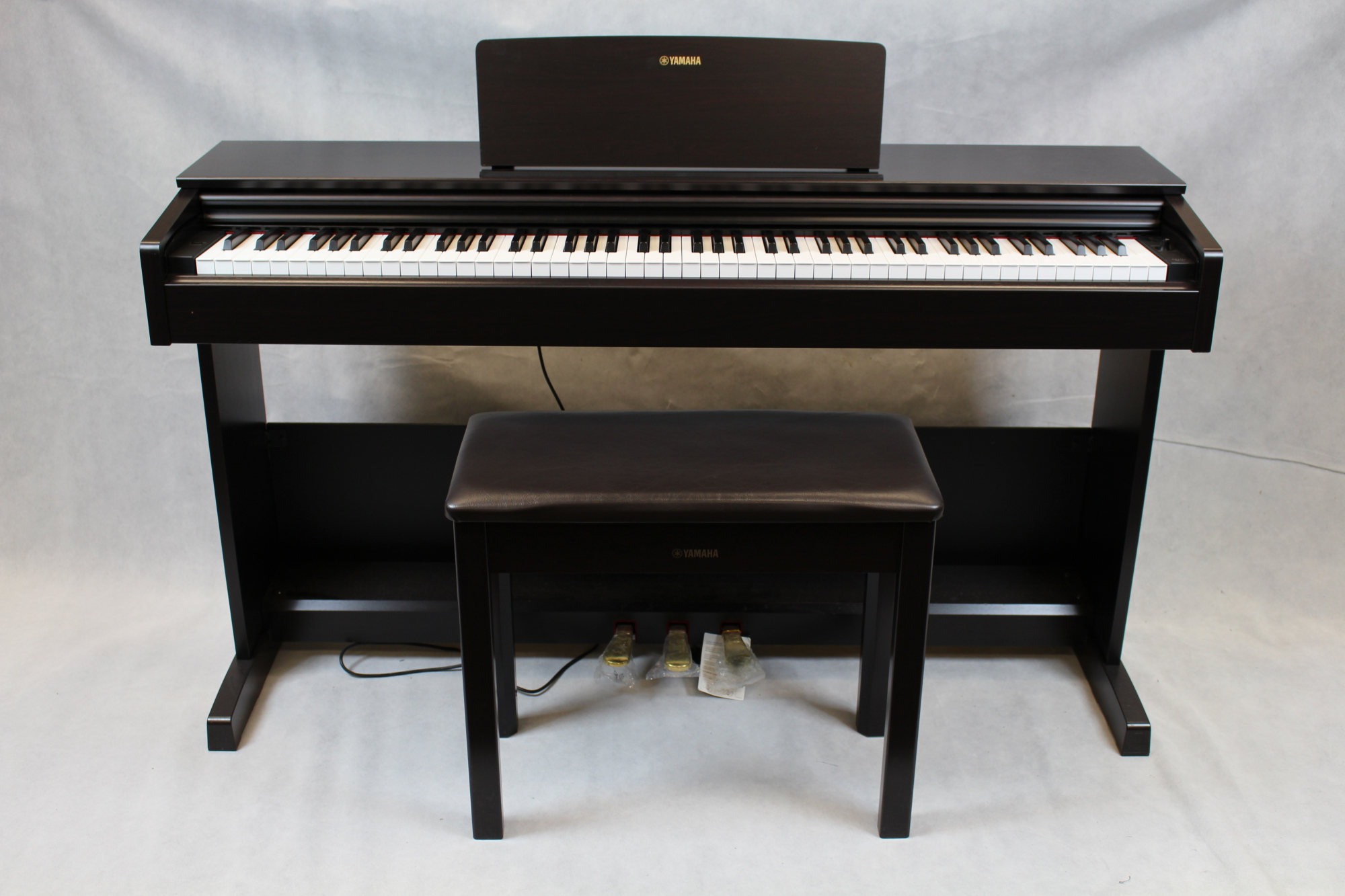 Yamaha Arius YDP103R Piano Digital 88 Teclas Rosewood