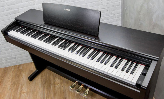 Yamaha Arius YDP144B Piano Digital 88 Teclas Negro