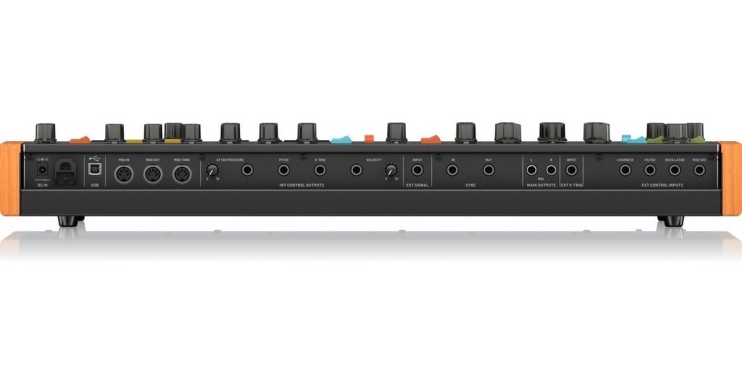 Behringer Poly D Sintetizador Polifónico Analógico 4 Voces