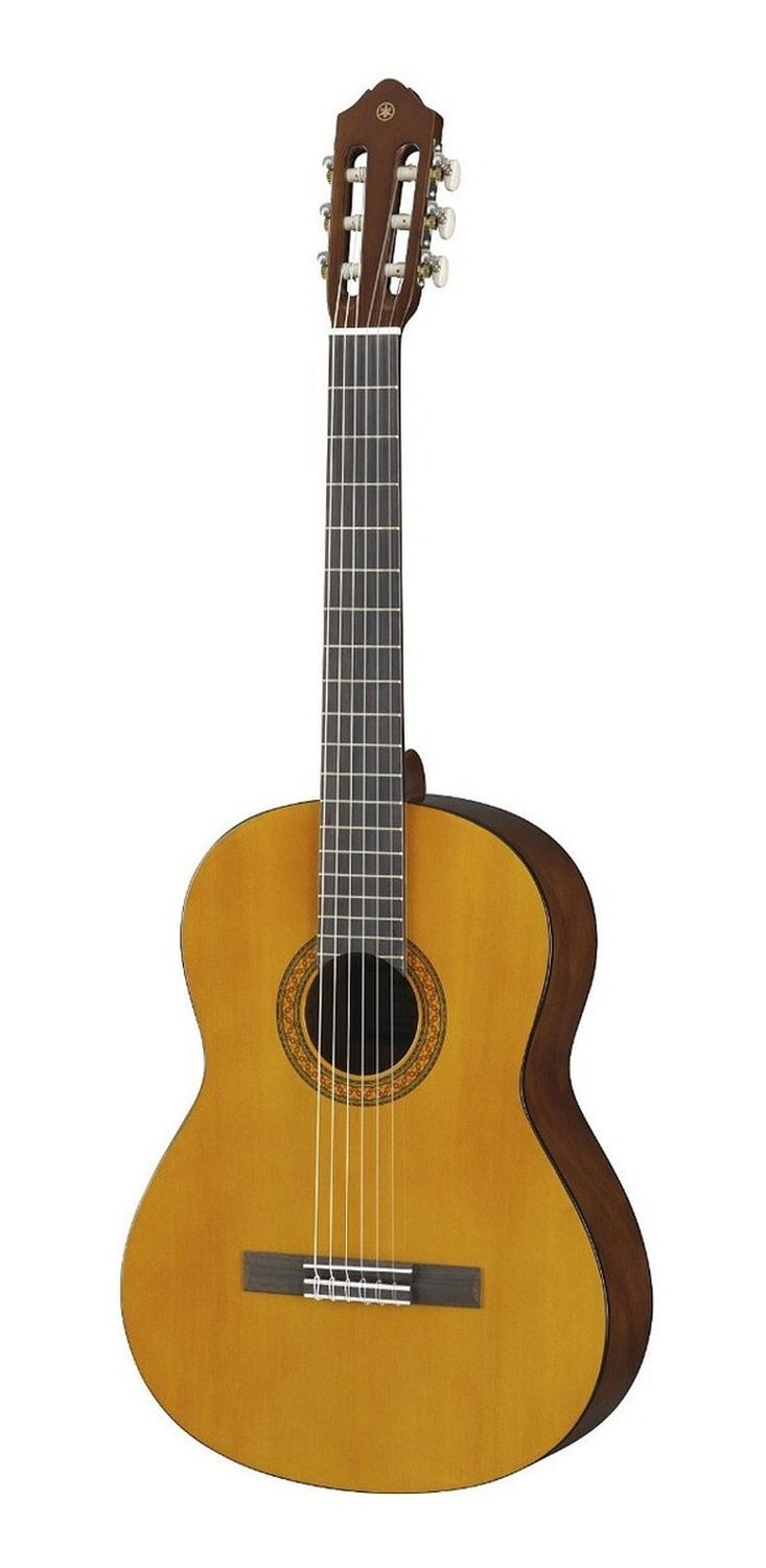 Paquete De Guitarra Acustica Yamaha C40 Atril Funda Afinador