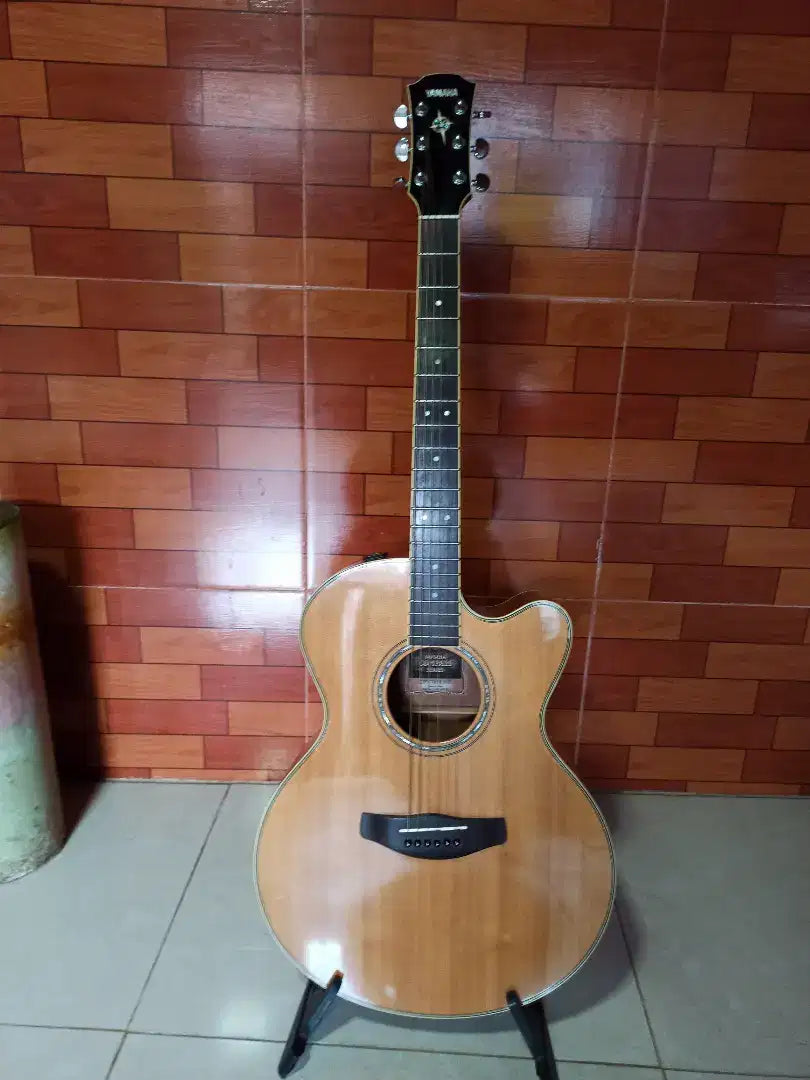 Yamaha Guitarra Electroacústica CPX700IINT 6 cuerdas