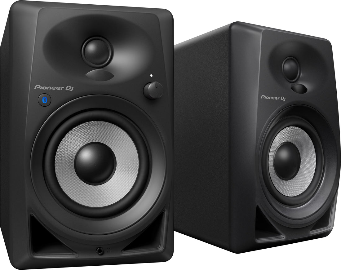 Paquete Pioneer Controlador DJ de 2 canales más par de monitores DM40BT