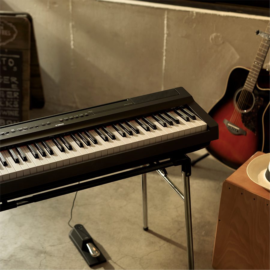 Yamaha P121 Piano Digital De 73 Teclas (negro)