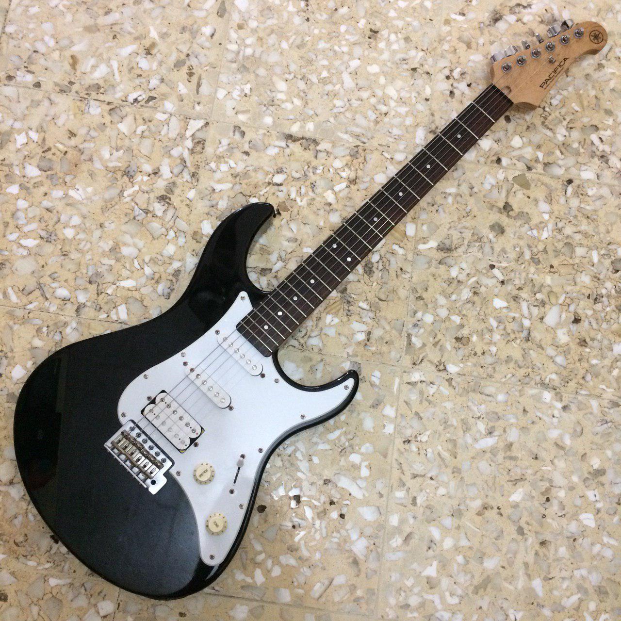 Guitarra Eléctrica Yamaha Pacífica PAC112JBL-Negra