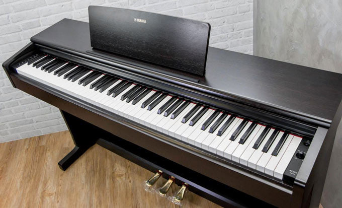 Yamaha Arius YDP144B Piano Digital  88 Teclas Negro