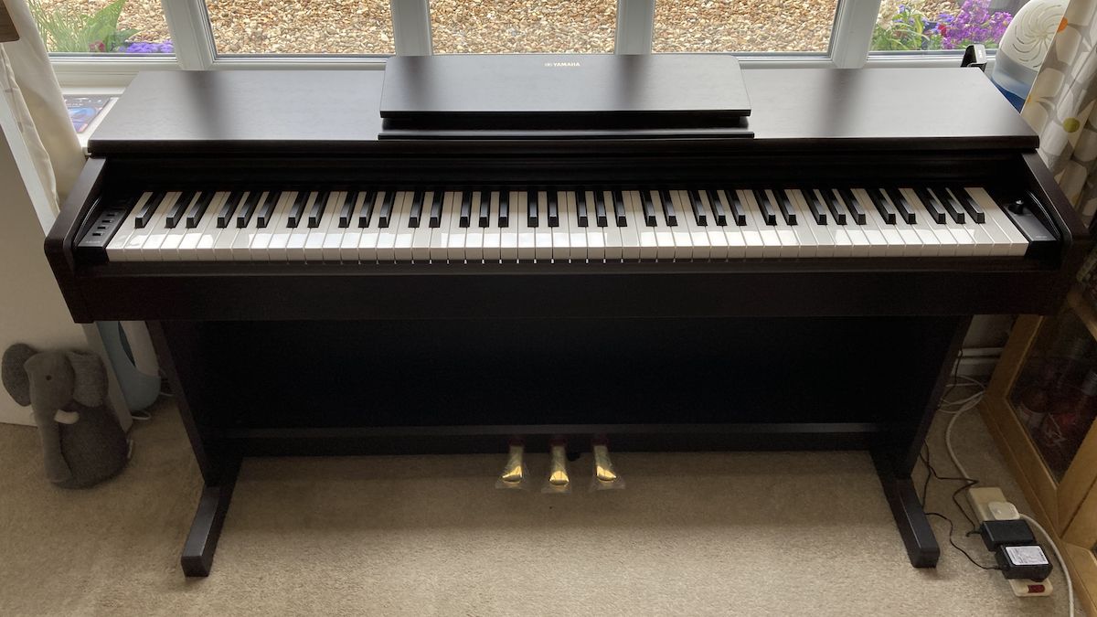 Yamaha Piano Digital Completo Arius Ydp145bset Negro